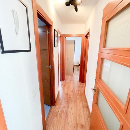 Large & Cozy Centrally Apartment 托雷莫利诺斯 外观 照片