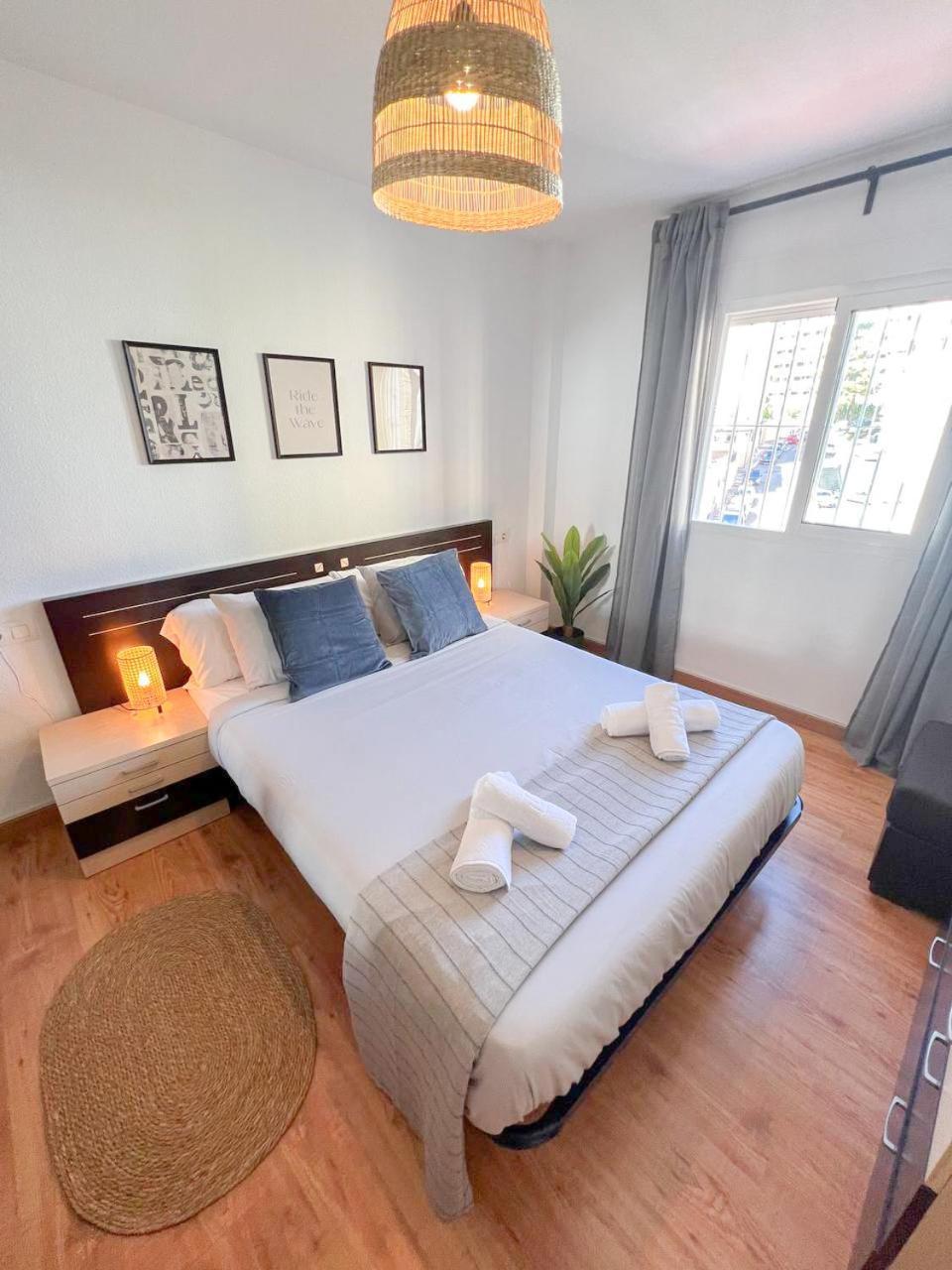 Large & Cozy Centrally Apartment 托雷莫利诺斯 外观 照片
